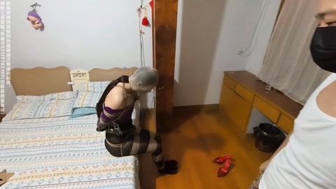 之女奴改造计划04、主动丝袜堵嘴、连身蕾丝全身紧缚+驷马放置挣扎搔首弄姿、多层丝袜+内内套头呼吸抑制... 第1张