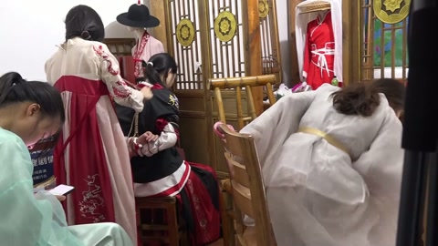 几个大学生古装断案抓捕审讯刑具，捆绑剧情，无厘头简单剧情第五集 第1张