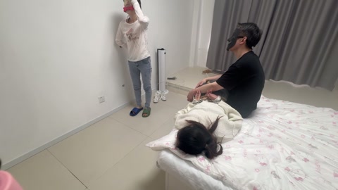 双人灌肠游戏+失禁惩罚挑战（下部） 第1张