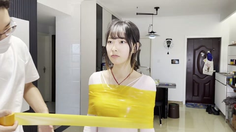 小羽橙色木乃伊，被封嘴后，表情很不情愿 第1张