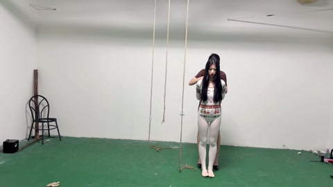 少妇后妈虐练继女 第1张