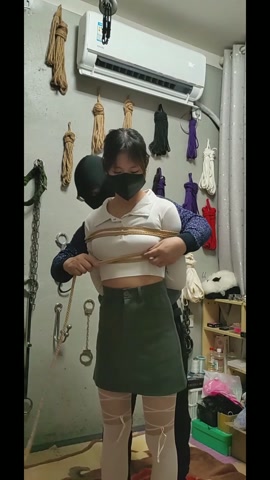 文慧变色丝袜折身吊 第1张