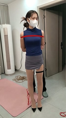 文慧秘书服，正点的很！肉丝高跟，拎起来轻而易举！受缚美人楚楚可怜！04女大，柔韧度极佳！配合度拉满！ 第1张