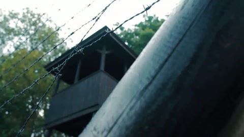 正邪囚局（上集） 两名女毒贩在野外交易时被埋伏的缉毒人 第1张