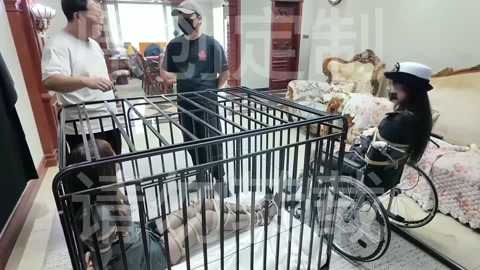 神秘诊所之误入现场的女助理 第1张