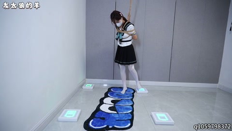 美女挑战灯板游戏通关，每每失误就会被郊狼高强度电击，最终被惩罚跪缚，用各种道具挠痒痒【扎带➕灯板游戏... 第1张