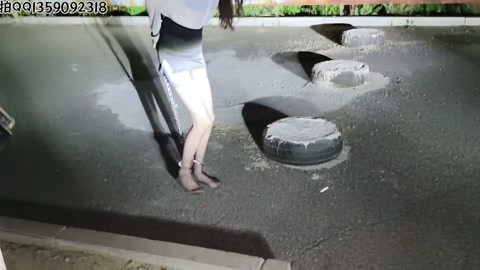 黑丝 赤脚 裸足 镣铐 户外 逃脱游戏 第1张