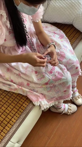Lolita女生的连体镣铐玩耍日常 第1张