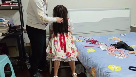 【跳蛋】【控制高潮】偷偷看绳图缓解寂寞的小狐被当场抓包 强迫控制小狐自己用丝袜堵嘴又被绑起来用跳蛋玩... 第2张