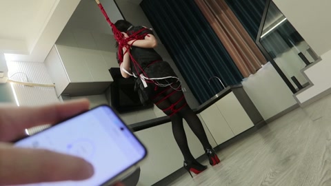 丝袜女孩 被捆绑紧缚、榨汁、后手观音、单腿吊、振动 第2张