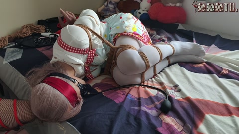 兔兔兔TU丶的约绳日记 17也是没谁了 捆绑两只可爱的小男娘 一个团缚放置在床上，一个捆绑放置在椅子... 第2张