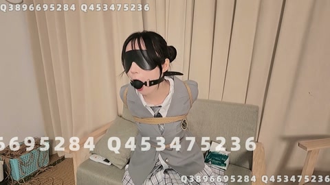 嗷嗷黑色假阳具口塞堵嘴，无助挣扎！（包含过程） 第2张