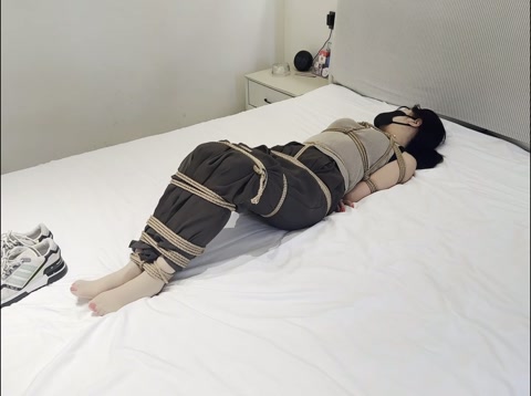 小美女库里丝捆绑放置纯享 第2张