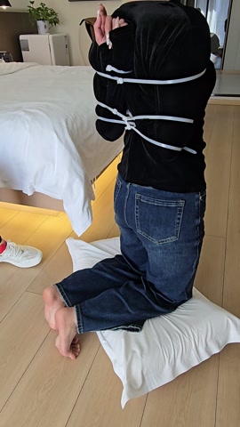 扎带后手观音超紧捆绑，扎带直臂紧缚，折磨到手臂麻木 第2张