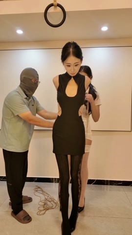 新人媛媛试镜第二部，股绳直臂黑丝高跟单腿吊挠痒痒 第2张