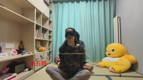 新的熟女阿姨系列（丝巾塞嘴） 第2张