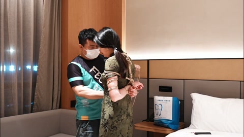 暗夜之恶 二 （上集） 两姐妹被持刀歹徒入室捆绑勒索钱财 第2张