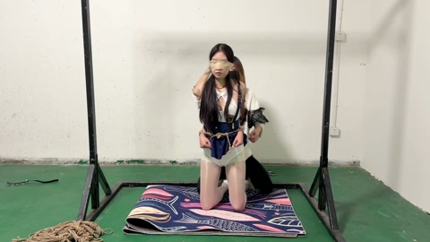 暴力凌虐勒沙大胸妹-滴蜡窒息 第2张