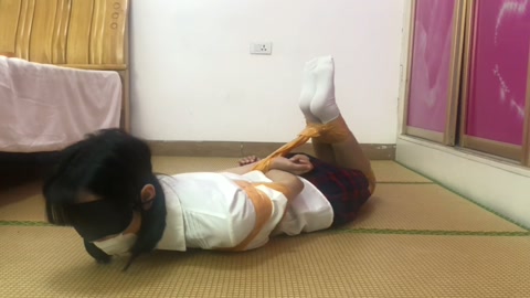 红豆定拍三个姿势三个造型六次封嘴测试不同胶带和堵嘴物的强度 能否挣脱 附带结尾采访 第2张