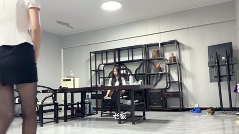 羞辱！贱人老板变办公室公厕！ 第2张