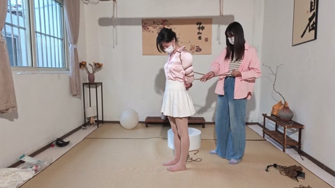 菜鸟缚手的胡乱捆绑 小怡和九九的互动 第2张