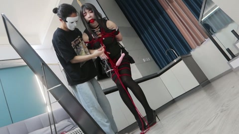 丝袜女孩 被捆绑紧缚、榨汁、后手观音、单腿吊、振动 第3张