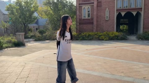 小美女的户外活动 涵汐废弃乐园游 第3张