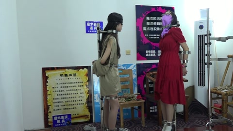 小雨和兰兰，高跟鞋，双人站立架强制站立摆放 第3张