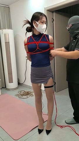 文慧秘书服，正点的很！肉丝高跟，拎起来轻而易举！受缚美人楚楚可怜！04女大，柔韧度极佳！配合度拉满！ 第3张