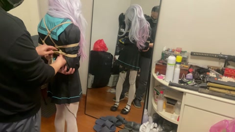 紧缚蒙眼之后戴上郊狼，做零食挑战，下面贴着郊狼和训练器两种东西，猜错就是电击惩罚，猜对就是震动下体获... 第3张