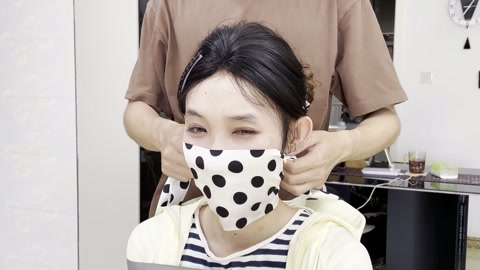 胶带封嘴+封眼，视觉效果很8错 第3张