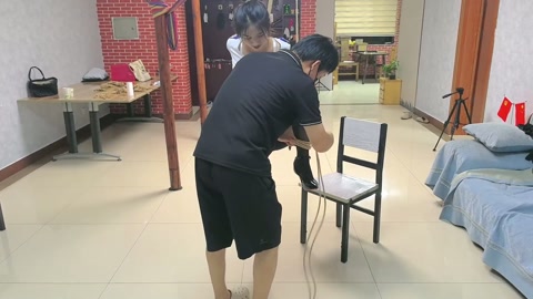 茹茹单腿吊缚虐足 第3张