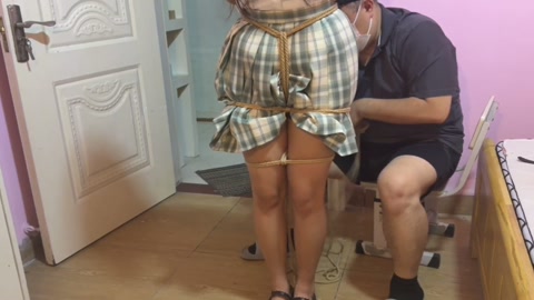 被入室的两姐妹（一）玉箫 佳怡-双双被擒逃跑无望 死命挣扎等待她们的是什么下场 第3张