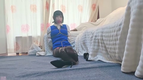 【念念】银行女职员的受难 紧缚挣扎 超大口球流口水 td股绳放置 想逃跑又被绑到椅子上 露脸 第4张