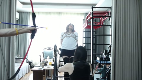 双S卓卓调教，前面调教过于温和了，卓卓居然说没尽兴，马上就安排单腿吊缚 超大马具口塞，双S鞭打，虽然... 第4张