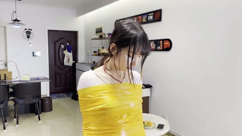 小羽橙色木乃伊，被封嘴后，表情很不情愿 第4张