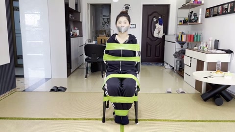 新模小河，胶带束缚体验 第4张