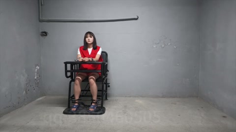 新模特晓晓面试试镜剧 本视频是新人模特晓晓面试试镜拍摄。 剧情：王闵做为一名法律系大学生，毕业后又在... 第4张