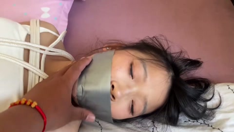 模特阿遇2，临近出门被绑架挟持，崩溃挣扎痛哭！ 第4张