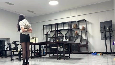羞辱！贱人老板变办公室公厕！ 第4张