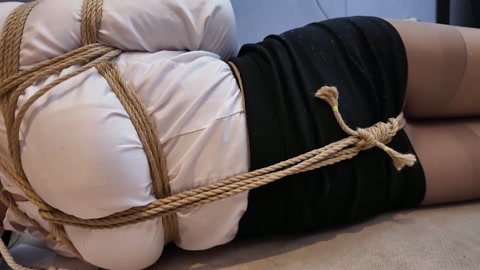 贝贝捆绑相亲2-老司机的冰火两重天（羞辱“审问”推倒驷马股绳sp—互换想象玫瑰口球暗室调教tk爱抚） 第4张