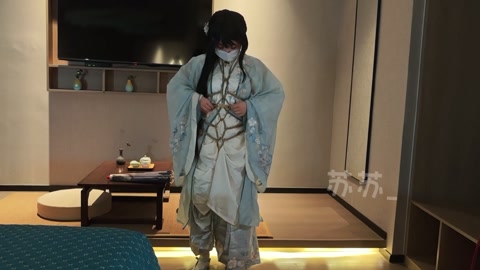 饿殍 明末千里行 满穗的自缚，捆绑镣铐走绳浴池湿身 第4张