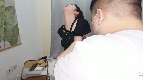 180大高个美女体验皮具紧缚 第4张