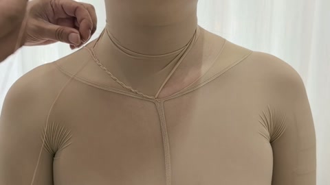 LATEX-百变填充物缝制丝袜全包 胶衣版人偶女友 变身就开始自嗨 主动高潮是人偶的基础 胶衣闷得全... 第4张
