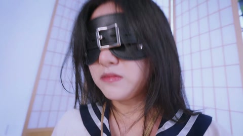《沉沦的堕落少女》不听话的补习女学生，绑上极度羞耻的M字开脚缚，强行塞入马具口塞，任其只能发出沉闷鼻... 第5张