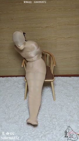 丝袜全包小狐的丝袜全包初尝试！全身绳子紧缚后还有两层超紧丝袜，身体完全被固定束缚住了，无论怎么样挣扎... 第5张