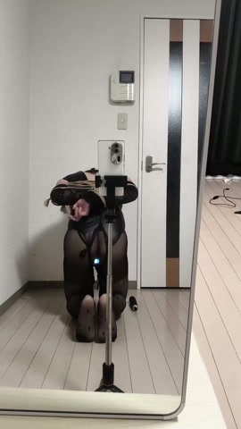 前锁后塞羞耻锁内蛇精男娘小盾    前锁后塞的同时体验单脚吊缚 对着镜子看着淫荡的自己 感觉自己越来... 第5张