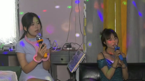 双女M戴着枷也要唱歌 第5张