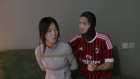 女贼偷盗被抓 第5张