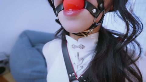 定制女神收集图鉴3去参加cos的小姐姐楼梯间被人尾随晕了过去，醒来已经被吊起来了…全程单手套紧缚+鼻... 第5张